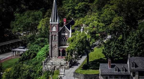The Little-Known Church Hiding In West Virginia That Is An Absolute Work Of Art