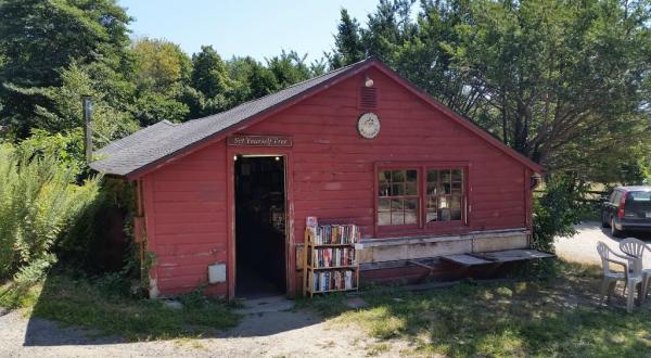 This Charming Book Barn Hiding In Connecticut Is Like Something From A Storybook