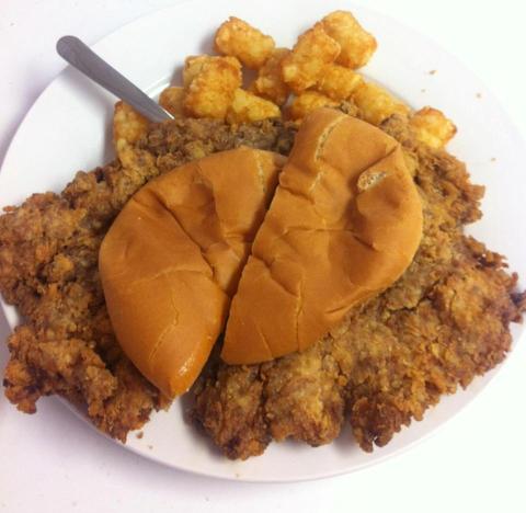 The Country Fried Steak Sandwiches At This Mississippi Restaurant Are So Gigantic They Fall Off The Plate