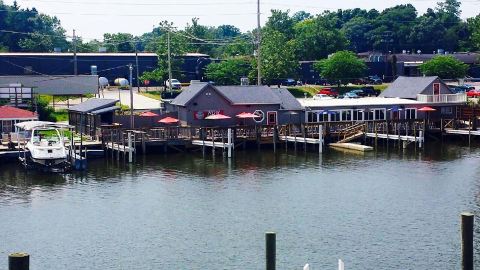 The Riverfront Tavern In Michigan That's Pure Heaven On A Summer Day