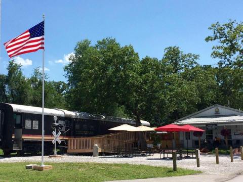 This Train Depot In Missouri Is Actually An Ice Cream Shop And You'll Want To Visit