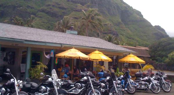 The Hole In The Wall Restaurant In Hawaii That Serves Some Of The Best BBQ You’ve Ever Tried