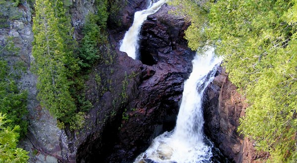 Your Kids Will Love This Easy 2-Mile Waterfall Hike Right Here In Minnesota