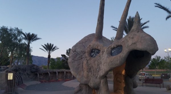 This Unusual Park Is Like An Urban Oasis In The Nevada Desert And It’s Amazing