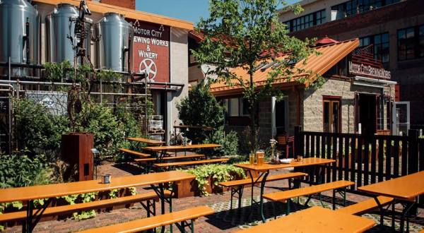 The Outdoor Beer Garden In Detroit That’s Located In The Most Unforgettable Setting