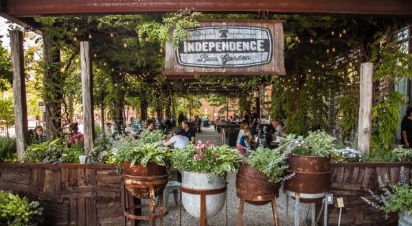 The Outdoor Beer Garden In Pennsylvania That’s Located In The Most Unforgettable Setting