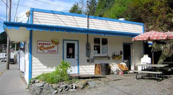 This Tiny Burger Shack In Alaska Is Almost Life-Changing