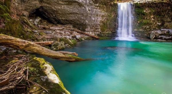 This 3-Mile Hike In Arkansas Leads To An Unbelievably Beautiful Waterfall