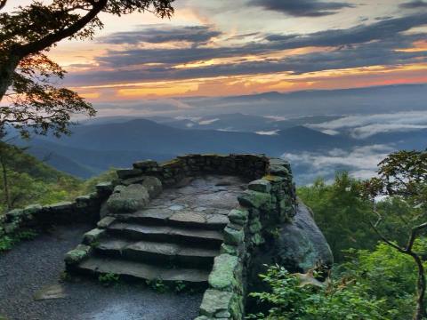 The Breathtaking Overlook In Virginia That Lets You See For Miles And Miles