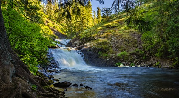You’ll Want To Spend All Day At This Waterfall-Fed Pool In Idaho