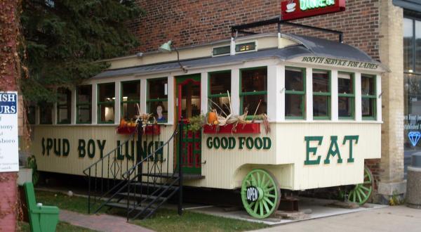 The Trolley Restaurant In Minnesota You’ll Want To Visit Time And Time Again