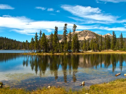 Take This Enchanting Road Trip To The Most Gorgeous Emerald Lakes In Utah