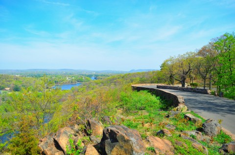 Take This Giant Staircase Hike In Connecticut For An Amazing End View