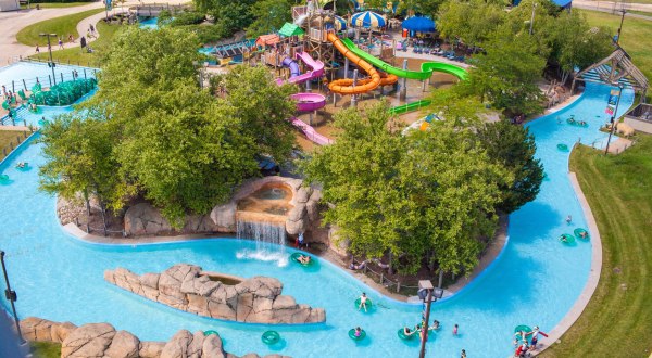 This Magical Water Park In Illinois Has The Most Epic Lazy River In The Midwest