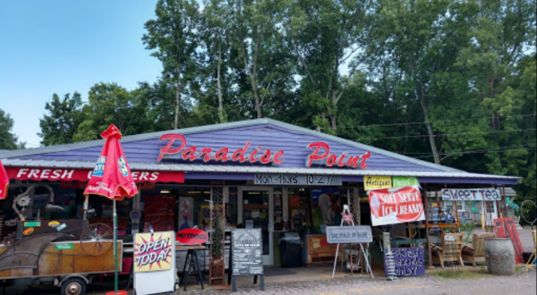 The Quirkiest Restaurant In Kentucky Is A Fun-Filled Paradise