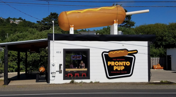 You Can Still Eat At The Delicious Oregon Restaurant That Invented The Corn Dog In The 1930s