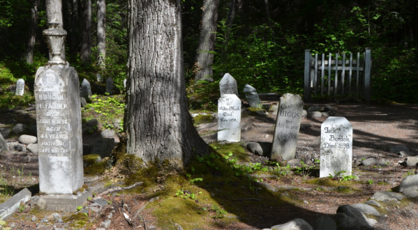 These 11 Haunted Cemeteries In Alaska Are Not For the Faint of Heart