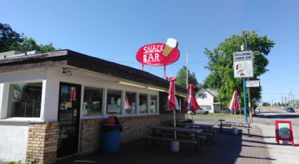This Sugary-Sweet Ice Cream Shop In Idaho Serves Enormous Portions You’ll Love