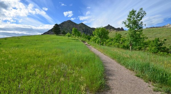 This Awe-Inspiring Hike In South Dakota Will Take Your Breath Away