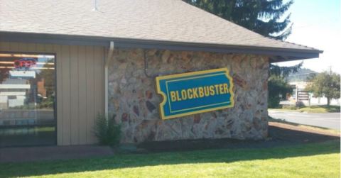 The Oregon Town That's Home To The Last Remaining Blockbuster Store On Earth