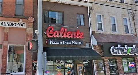 Dig Into Award-Winning Pizza At This Quaint Eatery In Pittsburgh