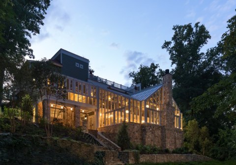 This Jaw Dropping Restaurant Full Of Windows Might Be The Best Kept Secret In Virginia