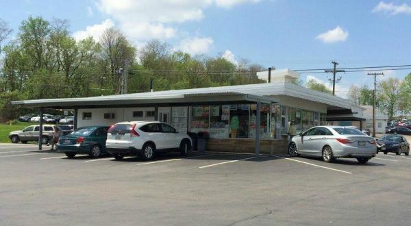A Tiny Drive-In Restaurant In Ohio, Dalton Dari-ette Is Wonderfully Nostalgic