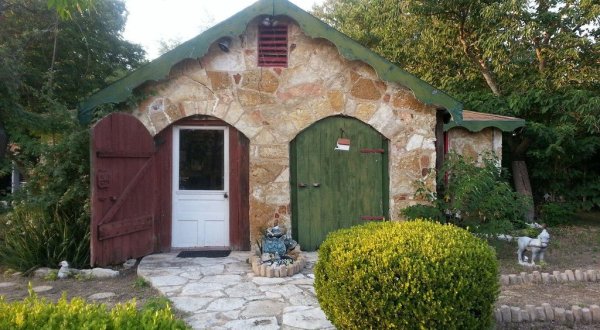 Behind The Doors Of This Charming Austin Cottage, You’ll Find The Most Amazing Restaurant