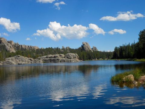 This Underrated Trail In South Dakota Leads To A Hidden Turquoise Lake