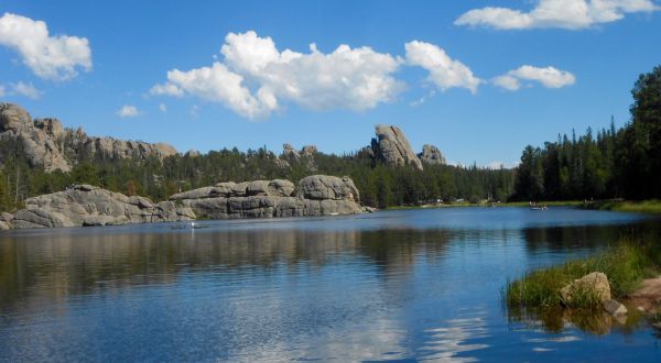 This Underrated Trail In South Dakota Leads To A Hidden Turquoise Lake