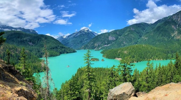 A Day Trip To This Pristine Washington Lake Will Make Your Summer Complete