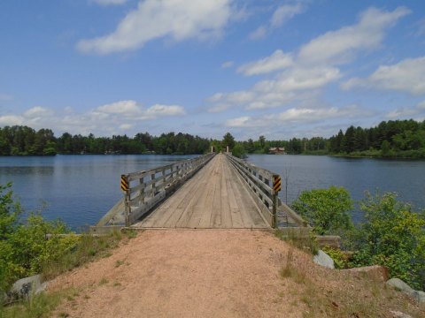 The Gorgeous Wisconsin Hiking Trail That Ends at One of the Best Ice Cream Spots in the State