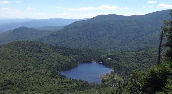 This Short Hike In New Hampshire Leads To The Dreamiest Swimming Spot