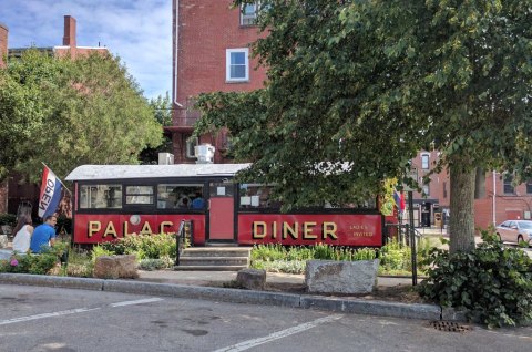 This Famous Maine Diner Is The Triple Threat Of Restaurants
