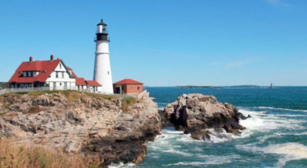 9 Enchanting Photographs Of Lighthouses Will Inspire You To Head To The East Coast