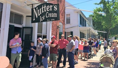 This Sugary-Sweet Ice Cream Shop In Maryland Serves Enormous Portions You’ll Love