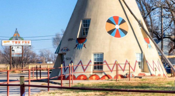 7 Bizarre And Quirky Monuments You’ll Only Find In Kansas