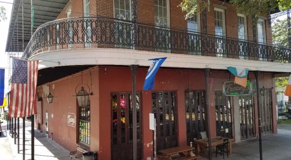 This Irish Pub Might Just Have The Best Roast Beef Po’Boy In New Orleans