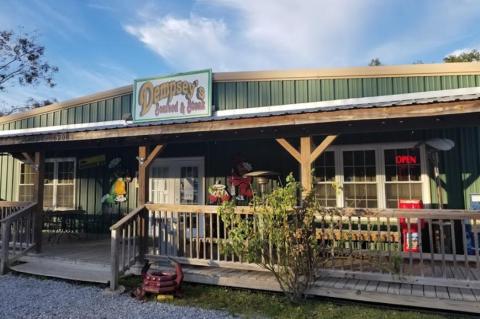 Don’t Let The Outside Fool You, This Seafood Restaurant In Mississippi Is A True Hidden Gem