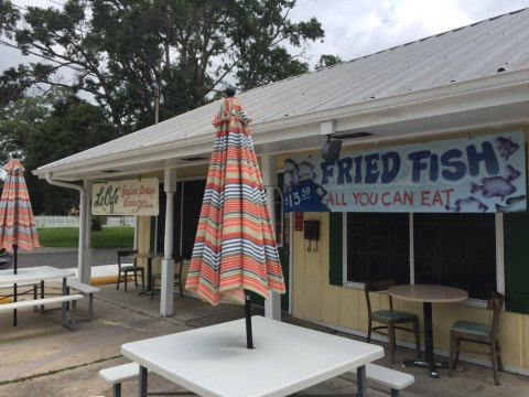 Eat Endless Fried Fish At This Rustic Restaurant In Louisiana