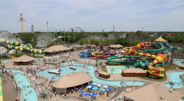 This Magical Water Park In Iowa Has The Most Epic Lazy River In The Midwest