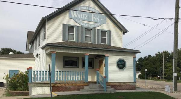 This Might Just Be The Most Charming Small Town Restaurant In Michigan