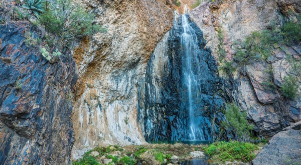 The Ultimate Bucket List For Anyone In Texas Who Loves Waterfall Hikes