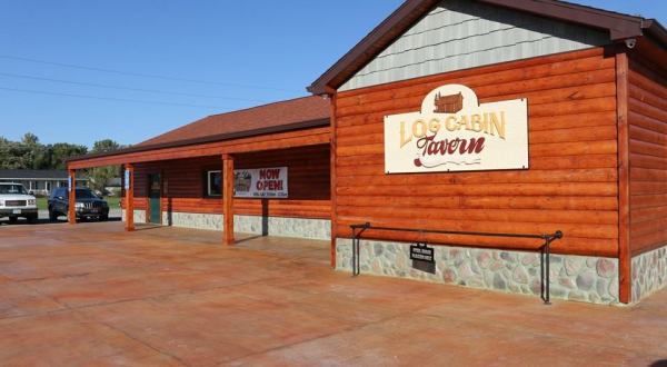 A Remote Cabin Restaurant In Ohio, Log Cabin Tavern Serves Up Some Of The Most Delicious Food