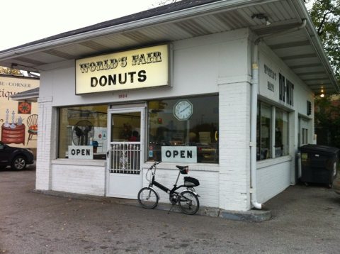 The Award-Winning Donut Bakery In Missouri That's Known For Its Old-Fashioned Ways