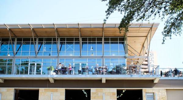 The Creekside Cafe In Austin That’s Perfect For A Late Summer’s Day