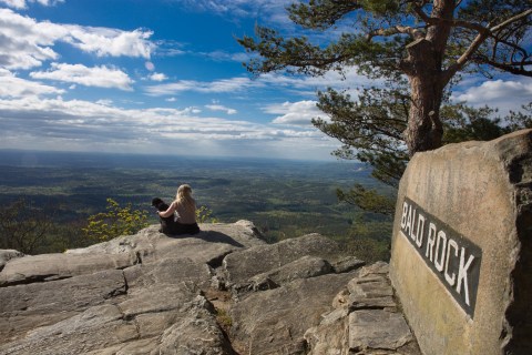The Breathtaking Overlook In Alabama That Lets You See For Miles And Miles
