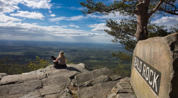 The Breathtaking Overlook In Alabama That Lets You See For Miles And Miles