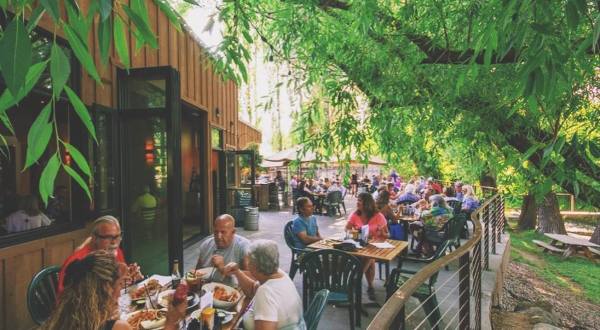 7 Outdoor Restaurants In Montana You’ll Want To Visit Before Summer’s End