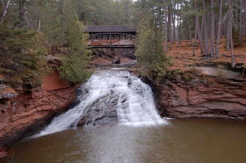 The Ultimate Bucket List For Anyone In Wisconsin Who Loves Waterfall Hikes